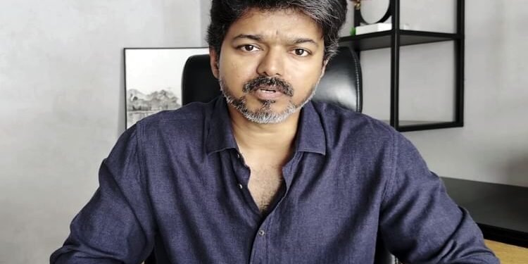 Karur stampede: करूर भगदड़ पीड़ितों के लिए आगे आए अभिनेता विजय, परिवारों को टीवीके ने दी 20-20 लाख रुपए की मदद