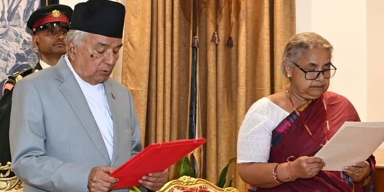 Nepal: बिहार में चुनाव का हुआ एलान तो पड़ोसी नेपाल के चुनाव आयोग ने भी ले लिया बड़ा फैसला, जानिए क्या है अपडेट
