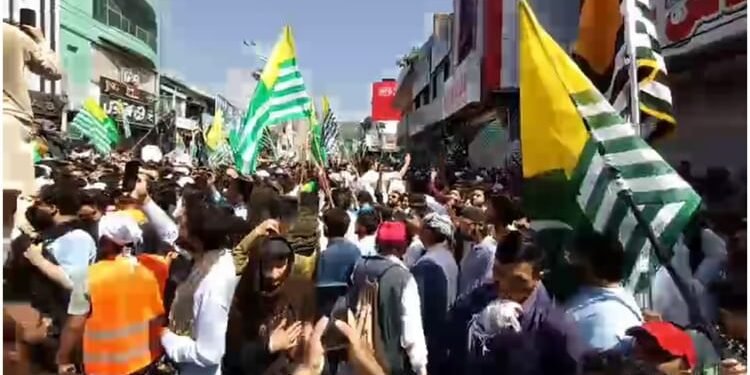 PoJK Protest: पाकिस्तान सरकार ने प्रदर्शनकारियों से की दूसरे दौर की बातचीत, लेकिन अब तक नहीं निकला कोई हल