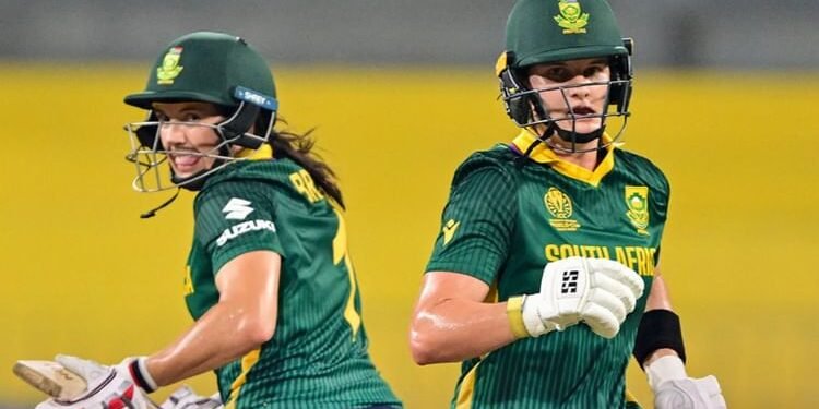 SA W vs SL W: द. अफ्रीका ने श्रीलंका को 10 विकेट से हराया, दूसरे स्थान पर पहुंची; वोलवार्ट-ब्रिट्ज के अर्धशतक