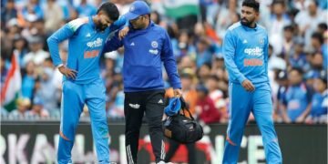 Shreyas Iyer: श्रेयस अय्यर सिडनी के अस्पताल में भर्ती, फिलहाल आईसीयू में; तीसरे वनडे के दौरान लगी थी चोट