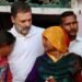 UP: हरिओम के परिजनों से मिले राहुल गांधी, बोले- सरकार ने परिवार को बंधक  बना रखा है, ये बात भी कही