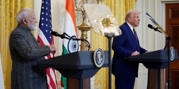 US: 'टैरिफ के कारण चीन-रूस के करीब आ गया भारत..', अमेरिका के 19 सांसदों ने राष्ट्रपति ट्रंप को लिखा पत्र