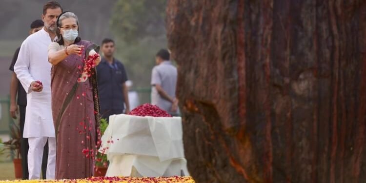 इंदिरा गांधी की पुण्यतिथि: कांग्रेस नेताओं ने पूर्व PM को दी श्रद्धांजलि, राहुल बोले- दादी, आपने हमें सिखाया..