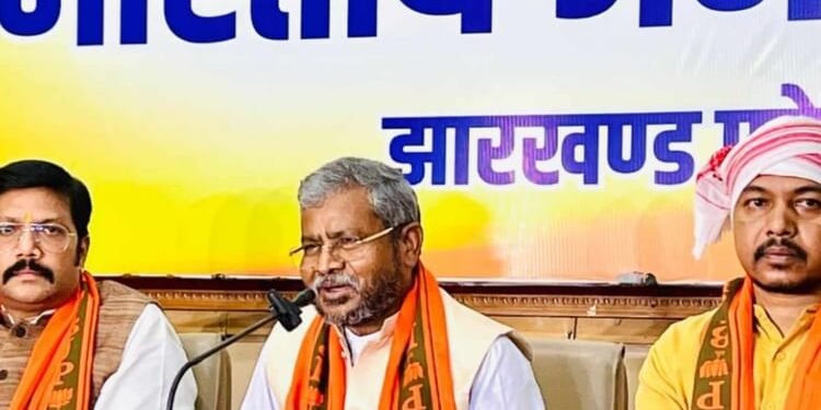 झारखंड: गुमला में धार्मिक ढांचे को लेकर BJP-JMM आमने-सामने, बाबूलाल मरांडी ने सरकार पर लगाया तुष्टीकरण का आरोप