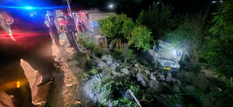 Accident in Uttarakhand: गौरीकुंड हाईवे पर दुर्घटनाग्रस्त हुई मैक्स, हादसे में दो की मौत, छह घायल