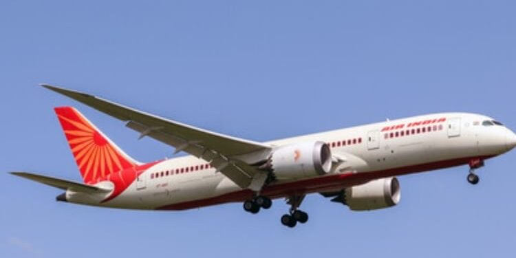 Air India Tokyo Flight: जापान जा रहे एअर इंडिया विमान को टेकऑफ से ठीक पहले रोकना पड़ा, परिचालन संबंधी खामी...