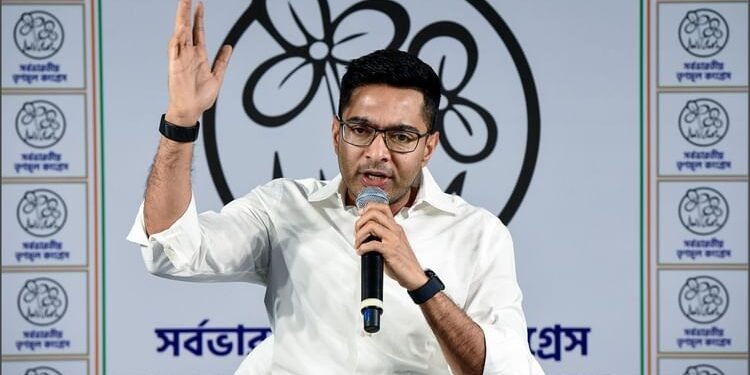 Bengal: ‘SIR प्रक्रिया को चमकाने की कोशिश', भाजपा ने 4 महीने पुराना EC नोटिस दोहराया; अभिषेक बनर्जी का आरोप