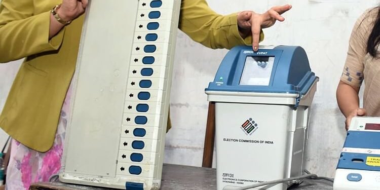 Bihar Election Result : ईवीएम बदलना असंभव नहीं! इसके लिए क्या-क्या करना पड़ेगा, समझें ताकि भरोसा हो सके