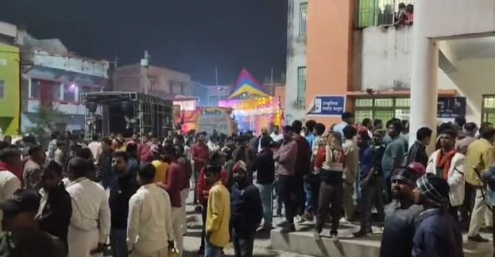 Bihar News: बेतिया-बगहा हाईवे पर भीषण हादसा, तीन लोगों की मौत, 15 घायल; तेज रफ्तार कार ने बारातियों को कुचला