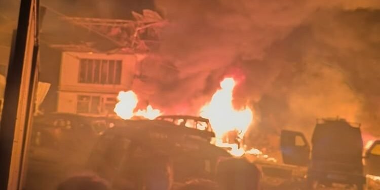 Blast: श्रीनगर में दिल्ली जैसा खौफनाक मंजर, थाने में हुए जोरदार धमाके में छह लोगों की मौत; धधकते रहे वाहन