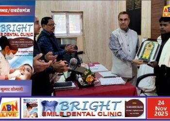 एसआईआर प्रक्रिया में उत्कृष्ट कार्य करने वाले बीएलओ को जिलाधिकारी ने किया सम्मानित