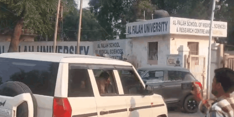 Delhi Blast Case: दिल्ली पुलिस का एक्शन, अल फलाह विश्वविद्यालय के चेयरमैन को जारी किया समन