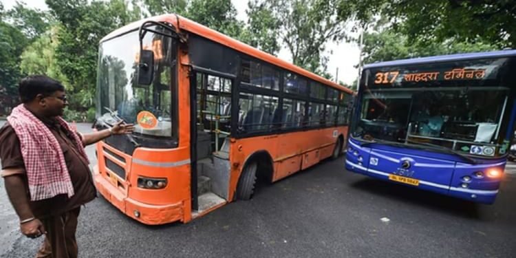 Good News: दिल्ली DTC बसों में महिलाओं के बाद अब ये लोग भी कर सकेंगे मुफ्त यात्रा, लंबे समय से कर रहे थे मांग