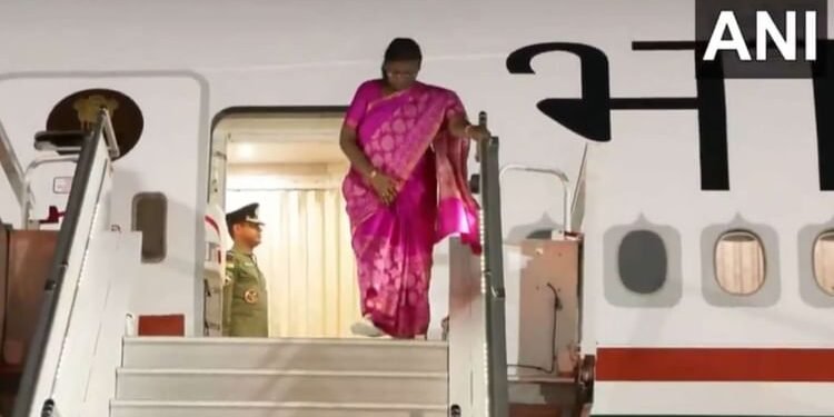 Murmu Ongala Visit: ऐतिहासिक दौरे पर अंगोला पहुंचीं राष्ट्रपति मुर्मू, भारत के किसी राष्ट्रपति की पहली यात्रा