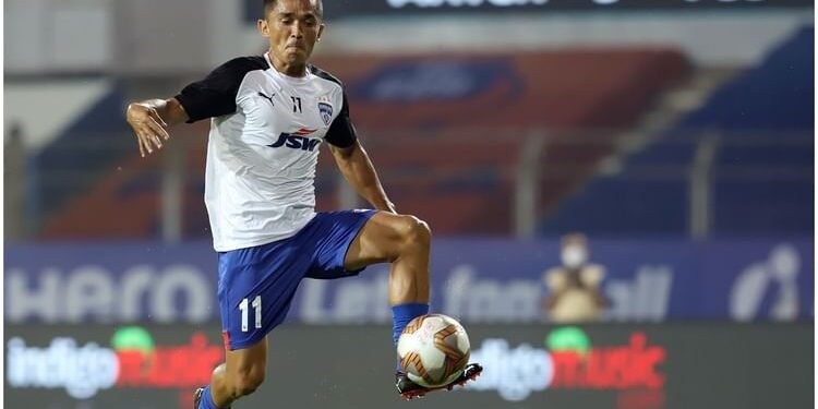 Sunil Chhetri Retirement: सुनील छेत्री ने फिर कहा फुटबॉल को अलविदा? शिखर धवन के लेटेस्ट पोस्ट ने मचाई सनसनी