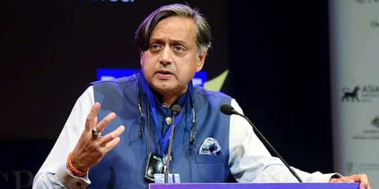 कांग्रेस में बढ़ा ‘लेफ्ट टर्न’: भाजपा की विभाजनकारी राजनीति के जवाब में बदला पार्टी का रुख; बोले शशि थरूर