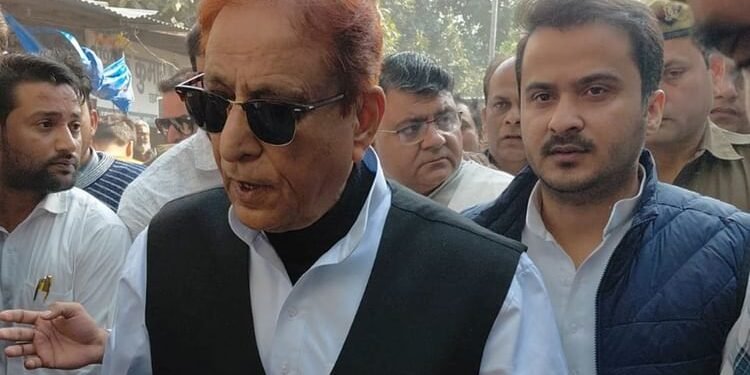 जेल में आजम को सांस लेने में दिक्कत: जेलर से मंगवाई स्टीमर मशीन और दवा, प्रशासन ने कराई मुहैया