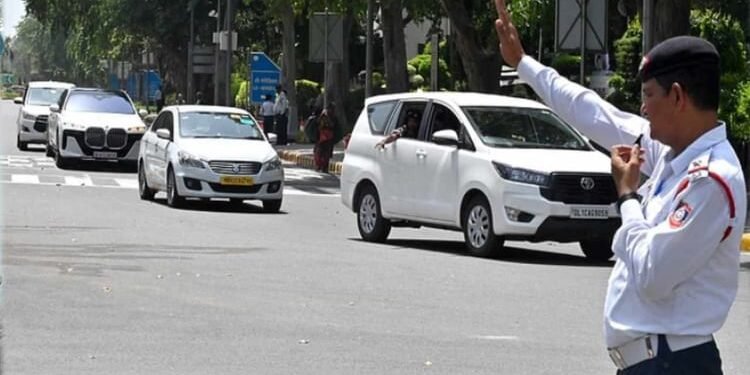 दिल्ली में अगले सात दिनों तक ट्रैफिक अलर्ट: 25 नवंबर तक के लिए एडवाइजरी जारी, इन जगहों से बचकर निकलें