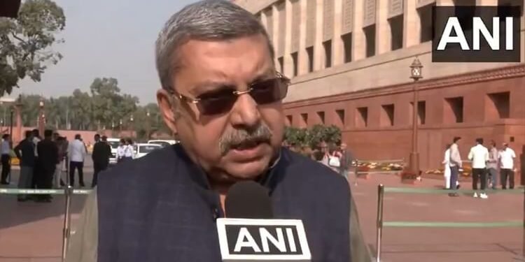 राजभवन-हथियार विवाद: 'BJP का एजेंट बनकर काम कर रहे', टीएमसी सांसद कल्याण बनर्जी का बंगाल के राज्यपाल पर पलटवार