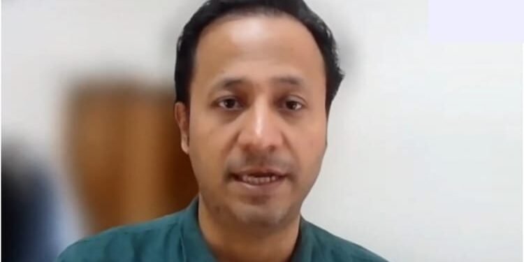 Bangladesh Violence: हसीना सरकार के पूर्व मंत्री का दावा; चुनाव टालने के लिए कराए जा रहे सुनियोजित दंगे