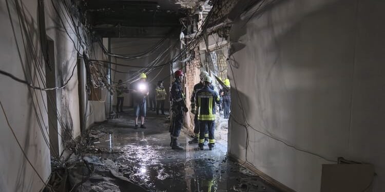 Conflict: रूस का कीव पर मिसाइल और ड्रोन हमला, शहरों की बिजली गुल; ट्रंप-जेलेंस्की बैठक से पहले हालात हुए भयावह