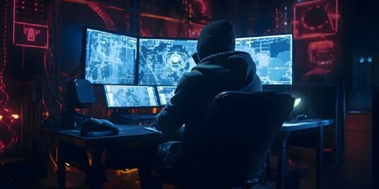 Cyber Crime: नोएडा में सबसे बड़ी साइबर ठगी... आर्किटेक्ट से 12 करोड़ रुपये लूटे, निवेश पर मुनाफे का दिया झांसा