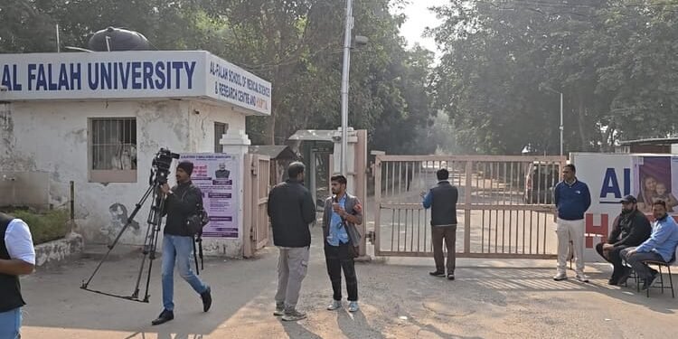 Delhi Blast:आतंकी जांच में अल फलाह यूनिवर्सिटी का नाम आने पर छात्रों के परिजन परेशान, सरकार को लिखा पत्र