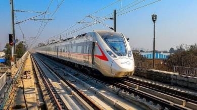 Ghaziabad: नमो भारत में अश्लीलता करने वाले छात्र-छात्रा पर बड़ा एक्शन, कॉलेज ने भेजा नोटिस; दोनों के फोन बंद