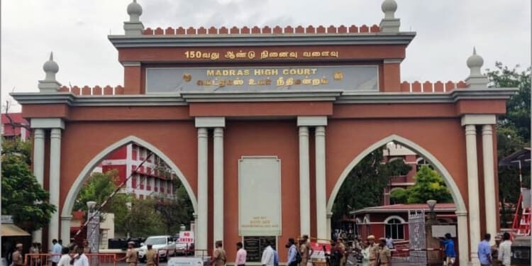 High Court: बच्चों के इंटरनेट इस्तेमाल करने के लिए कानून बनाए सरकार, मद्रास हाईकोर्ट की अहम टिप्पणी