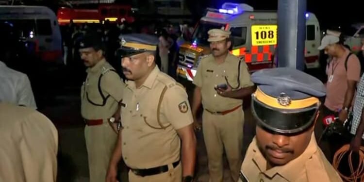 Kerala: संगीत कार्यक्रम में उमड़ी भारी भीड़, दम घुटने से छह लोग अस्पताल में भर्ती