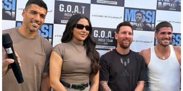 Lionel Messi India Tour: मेसी और सुआरेज के साथ कोलकाता में दिखी यह महिला कौन? तस्वीरों से सोशल मीडिया पर छाईं