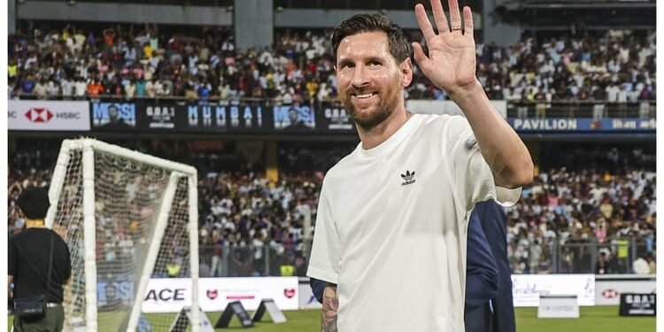 Messi in India: भारत दौरे के आखिरी पड़ाव में आज दिल्ली पहुंचेंगे मेसी, पीएम मोदी से मिलेंगे; जानें कार्यक्रम
