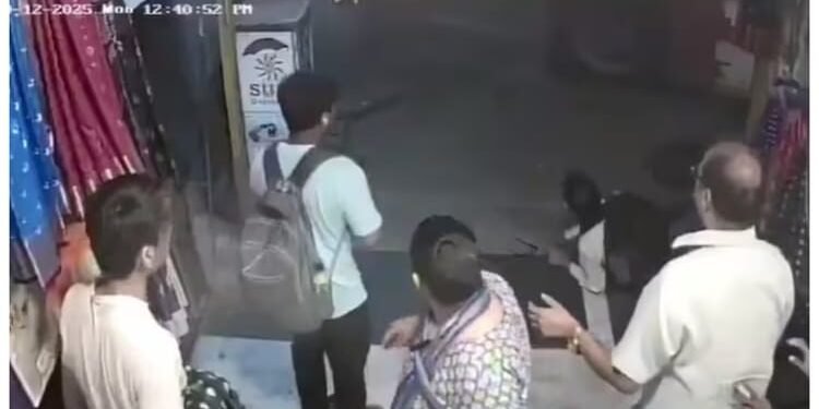 Mumbai Bus Accident: लोगों को कुचलते हुए बेस्ट बस का खौफनाक सीसीटीवी फुटेज आया सामने, वीडियो में दिखी दहशत