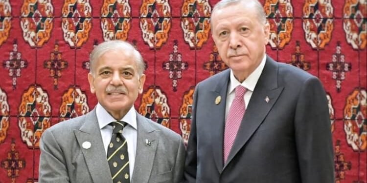 Pakistan: पाकिस्तान को मिला तुर्किये की चापलूसी का इनाम, नौसेना में शामिल हुआ युद्धपोत पीएनएस खैबर