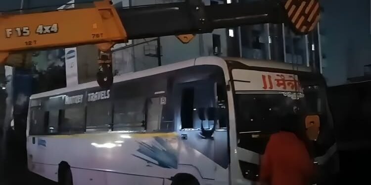 Pune Accident: पिंपरी-चिंचवड़ में फुटपाथ पर चढ़ी बस, 2 लोगों की मौत; ड्राइवर हिरासत में, नशे में होने की आशंका