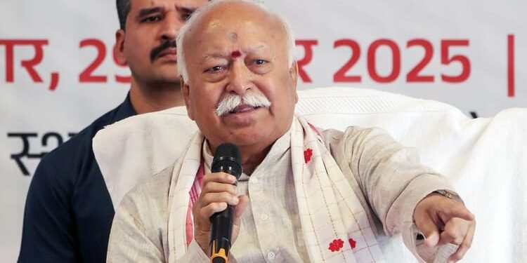 RSS Chief: 'अब देश के लिए जीने का समय, मरने का नहीं', मोहन भागवत बोले- सावरकर को देशभक्ति के लिए याद करते
