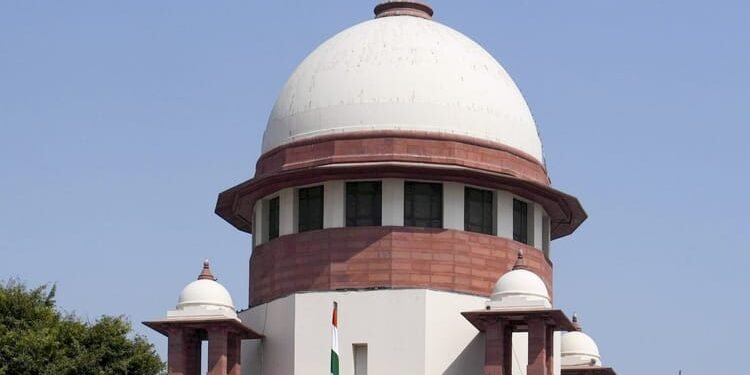 Supreme Court: दिल्ली-एनसीआर में गंभीर वायु प्रदूषण से जुड़ी याचिका पर 17 दिसंबर की सुनवाई करेगी शीर्ष कोर्ट