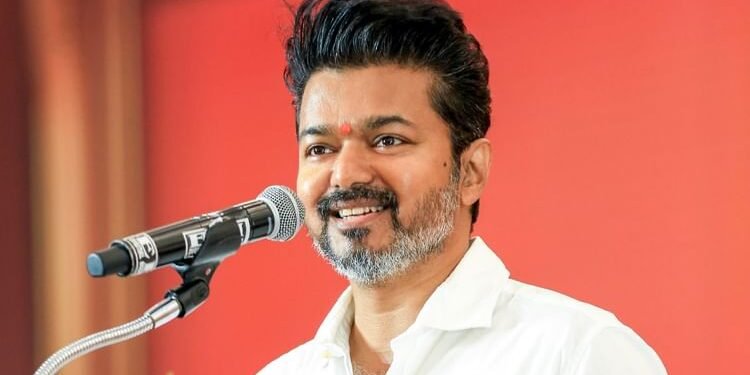 TVK Erode Rally: तमिलनाडु की सियासत में बढ़ रही अभिनेता विजय की सक्रियता, अब इरोड में जनसभा; DMK सरकार पर बरसे