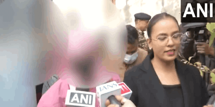 उन्नाव केस: 'सुप्रीम' फैसले के बाद रोई पीड़िता, बोली- कुलदीप सेंगर को फांसी दिलाने तक जारी रहेगी मेरी लड़ाई