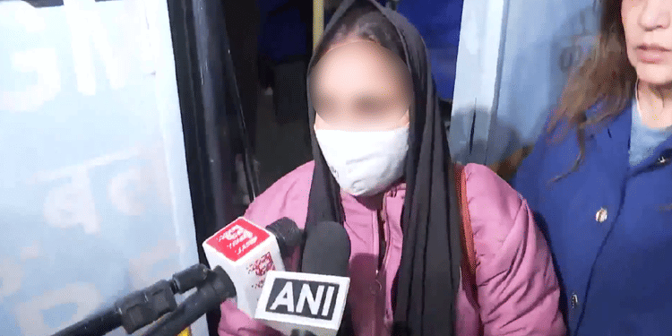 उन्नाव दुष्कर्म केस: राहुल-सोनिया गांधी से मिली पीड़िता, मुलाकात के बाद कहा- न्याय दिलाने का दिया है भरोसा