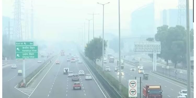 दिल्ली-NCR में सांसों पर संकट: सिंगापुर के उच्चायोग ने जारी की एडवाइजरी, अपने नागरिकों से कहा- घर के अंदर रहें