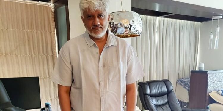 विक्रम भट्ट और पत्नी श्वेतांबरी को मुंबई से उदयपुर लेकर आई पुलिस, 30 करोड़ रुपये की धोखाधड़ी से जुड़ा है मामला