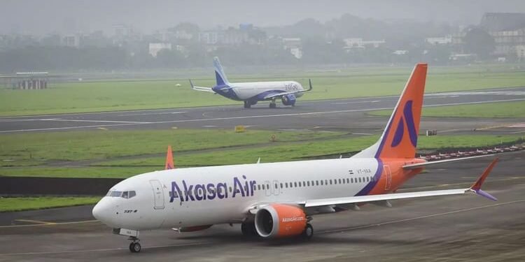 Akasa Air: तकनीकी खराबी के चलते आखिरी समय में रोकी गई अकासा की उड़ान, पुणे से बंगलूरू जा रही थी