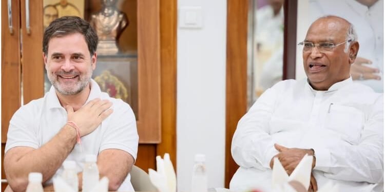 Cong v BJP: खरगे बोले- केंद्र ने राज्यपालों को कठपुतली बनाया; राहुल का आरोप- EC वोट चोरी में सहभागी, गुजरात...