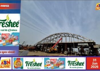 नकहा जंगल–मानीराम के बीच निर्माणाधीन आरओबी पर 72 मीटर लंबे बो-स्टिंग गर्डर का इरेक्शन पूर्ण