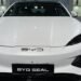 EV: 2025 में BYD ने हासिल किया बिक्री लक्ष्य, टेस्ला को पछाड़कर सबसे बड़ी ईवी निर्माता बनने की तैयारी में