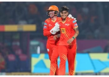 GG vs MI Live Score: 37 पर मुंबई को तीसरा झटका, नेट शीवर ब्रंट दो रन बनाकर आउट; सोफी डिवाइन को दूसरी सफलता