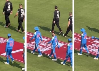 IND vs NZ ODI: श्रेयस अय्यर की नकल उतारते दिखे विराट कोहली, पीछे चल रहे रोहित भी हंस पड़े; देखें मजेदार वीडियो