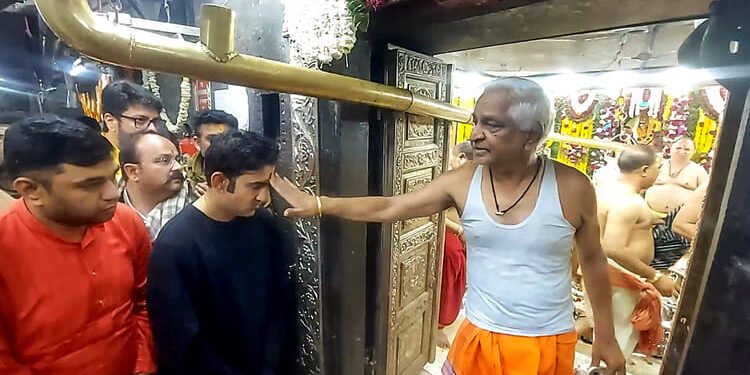 IND vs NZ: महाकाल के दरबार में पहुंचे केएल राहुल और गौतम गंभीर, इंदौर वनडे से पहले लिया आशीर्वाद; वीडियो वायरल